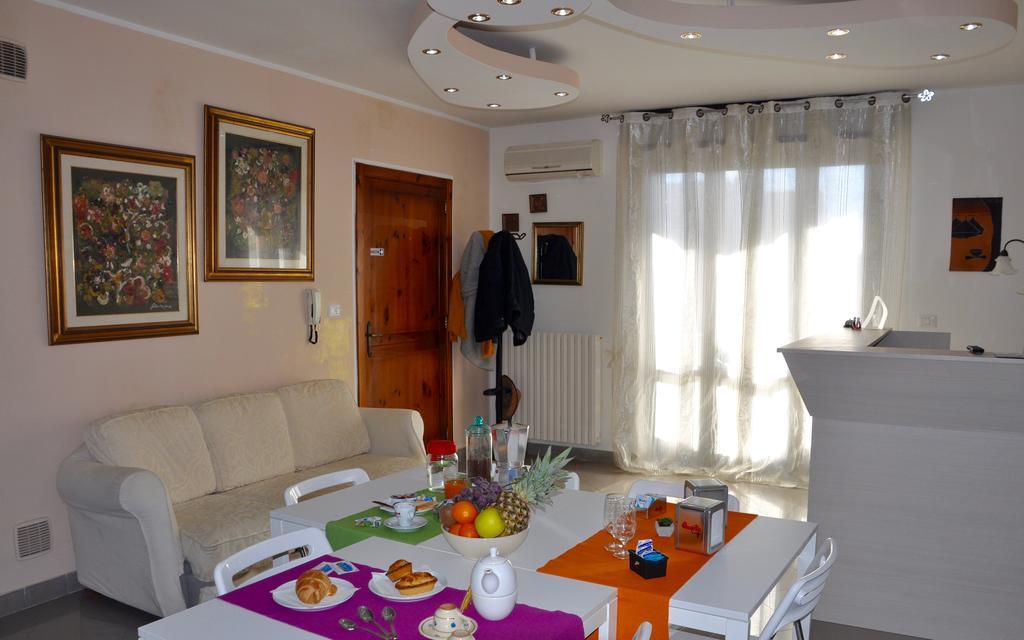 Lo Specchio Del Salento Bed & Breakfast Lecce Exterior photo