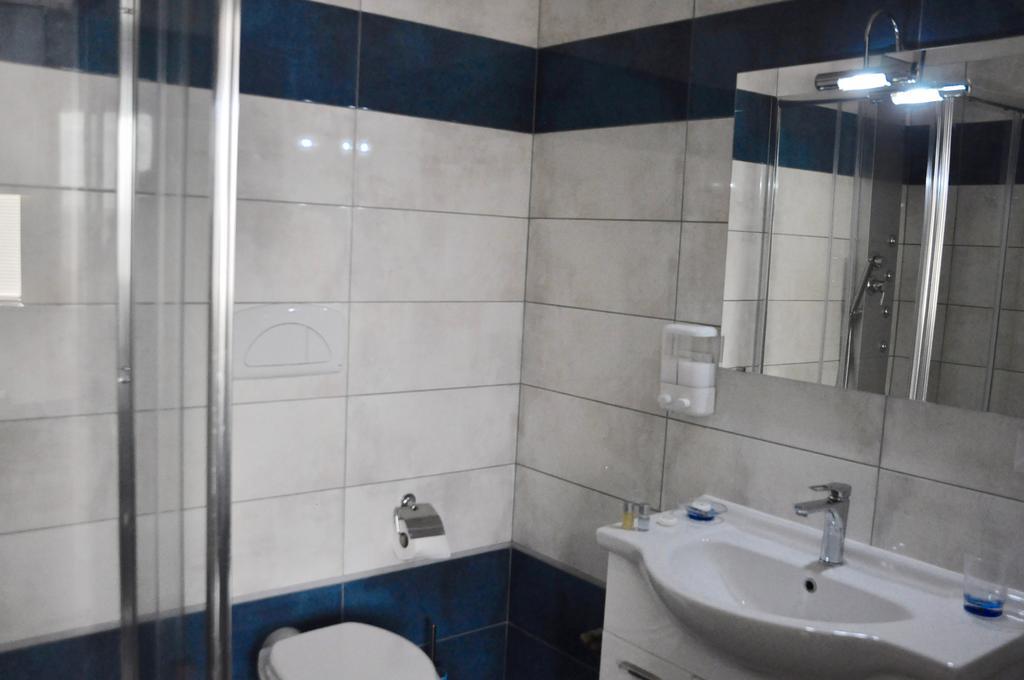 Lo Specchio Del Salento Bed & Breakfast Lecce Exterior photo